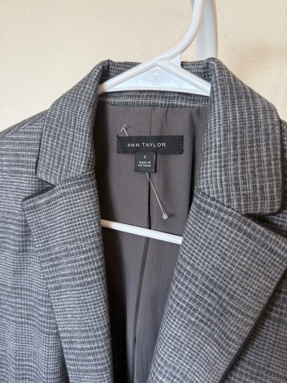 Ann Taylor Gray Glen Plaid Blazer